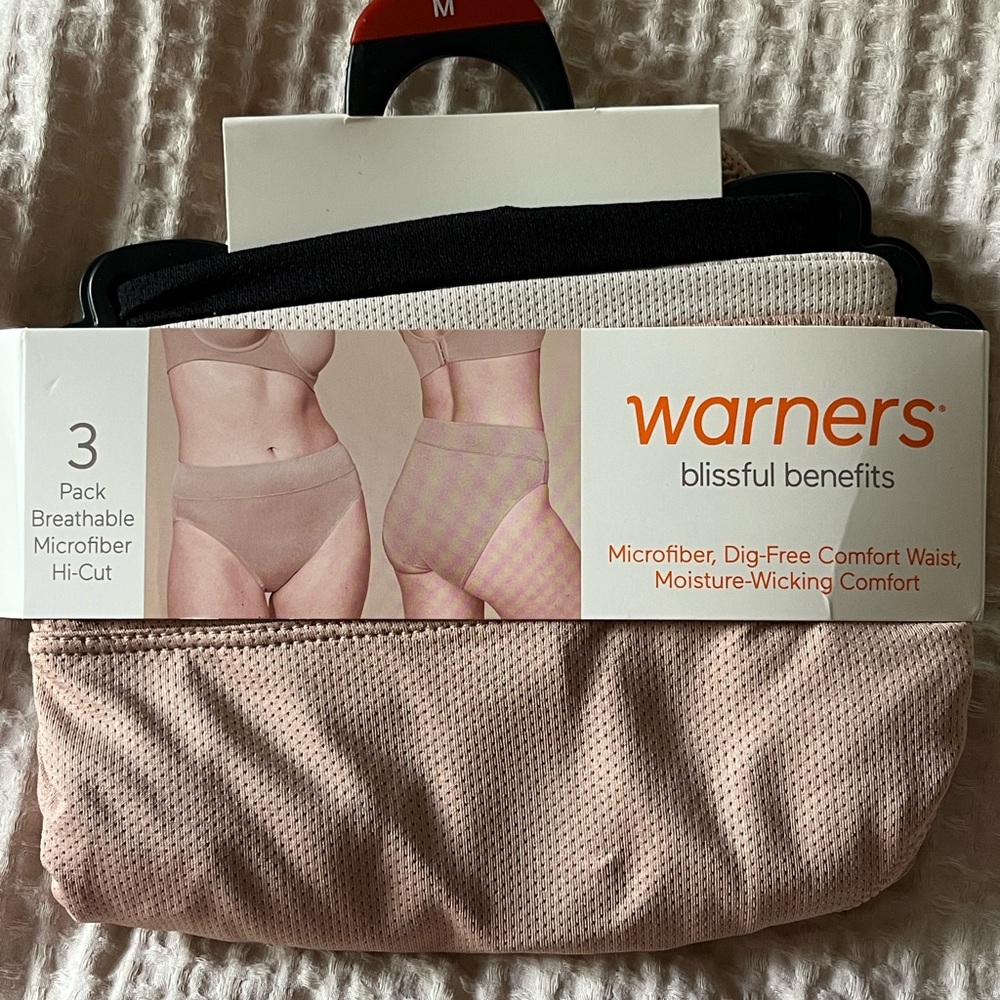 Warner's Black and Cream Panties Intimates Collection